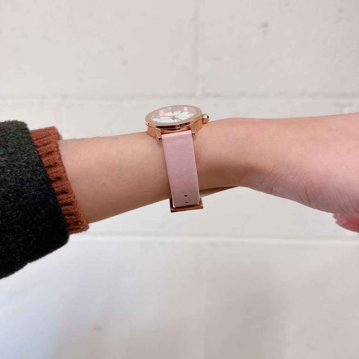 Tory Burch The Gigi TBW2006 Pink Leather Strap 33mm Women's Watch Tory Burch The Gigi TBW2006 Pink Leather Strap 33mm Women's Watch